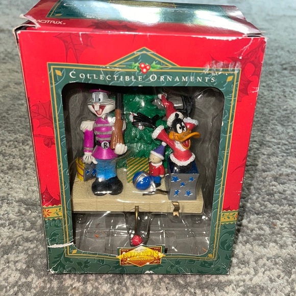 NIB Matrix Bugs Bunny and Daffy Duck Stocking Holder Collectible Looney Tunes - Picture 1 of 6